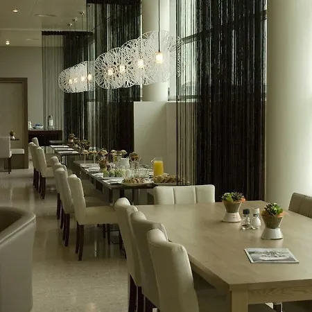 Apollo 's-hertogenbosch - Otel Zaltbommel