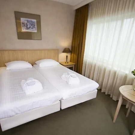 Apollo 's-hertogenbosch - Otel 4*
